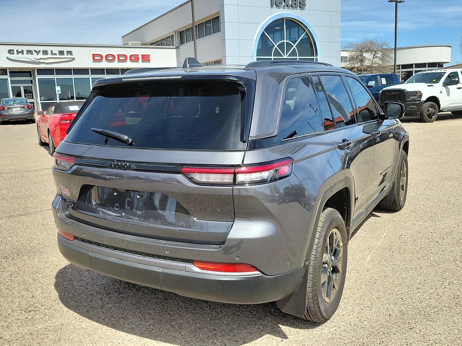 New 2026 Baltic Gray Jeep LAREDO ALTITUDE 4X4 image 4