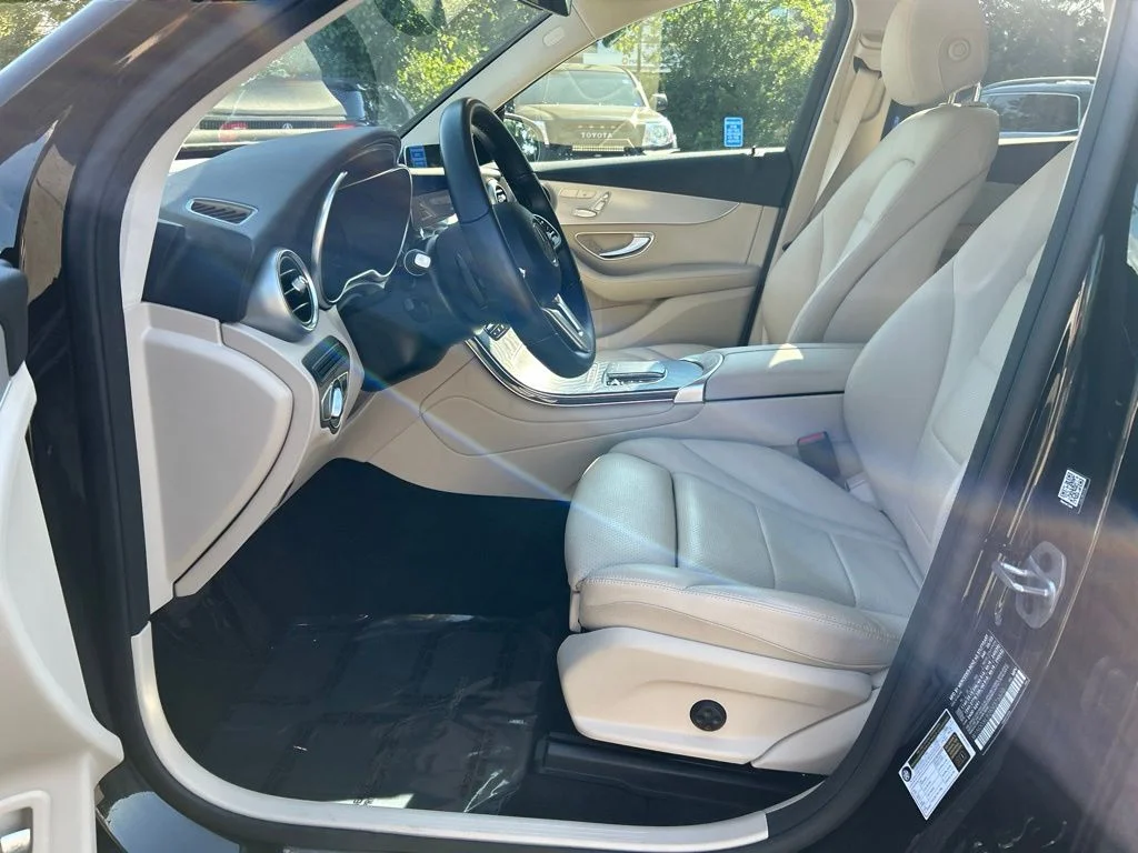 Used 2022  Mercedes-Benz GLC 300 image 17