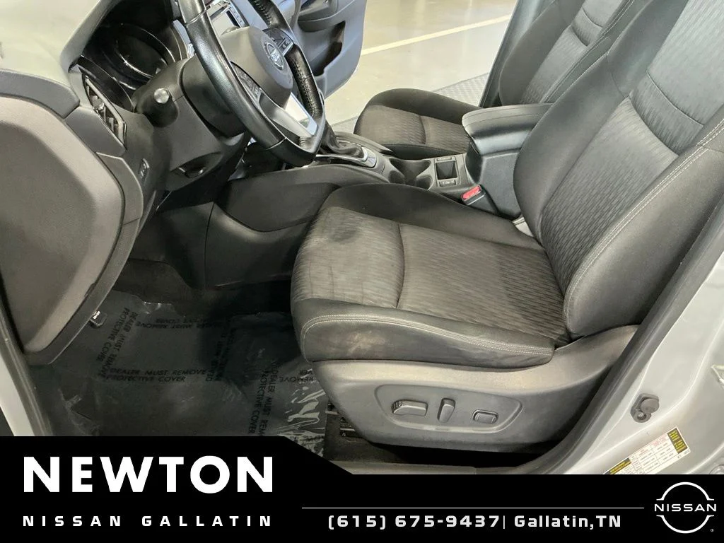 Used 2020 Brilliant Silver Metallic Nissan SV image 11