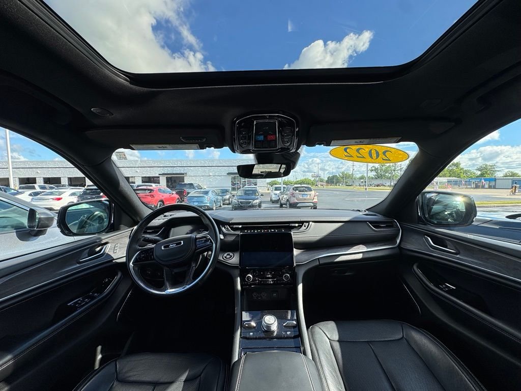 Used 2022 Velvet Red Pearlcoat Jeep Overland image 3