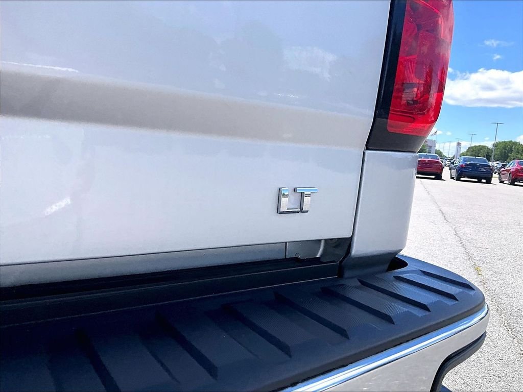 Used 2018 Silver Chevrolet LT image 28