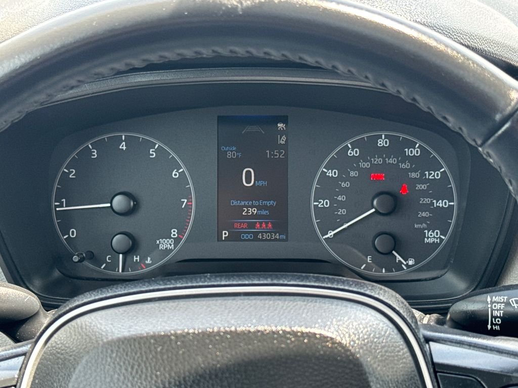 Used 2023 Off-white Toyota LE image 17