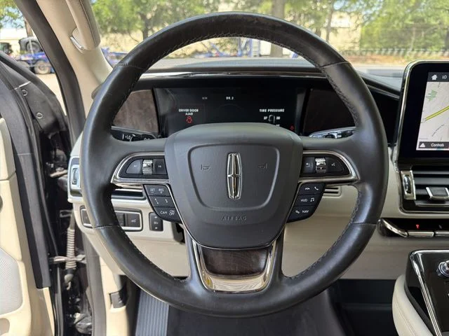 Used 2019 Black Lincoln Reserve image 14