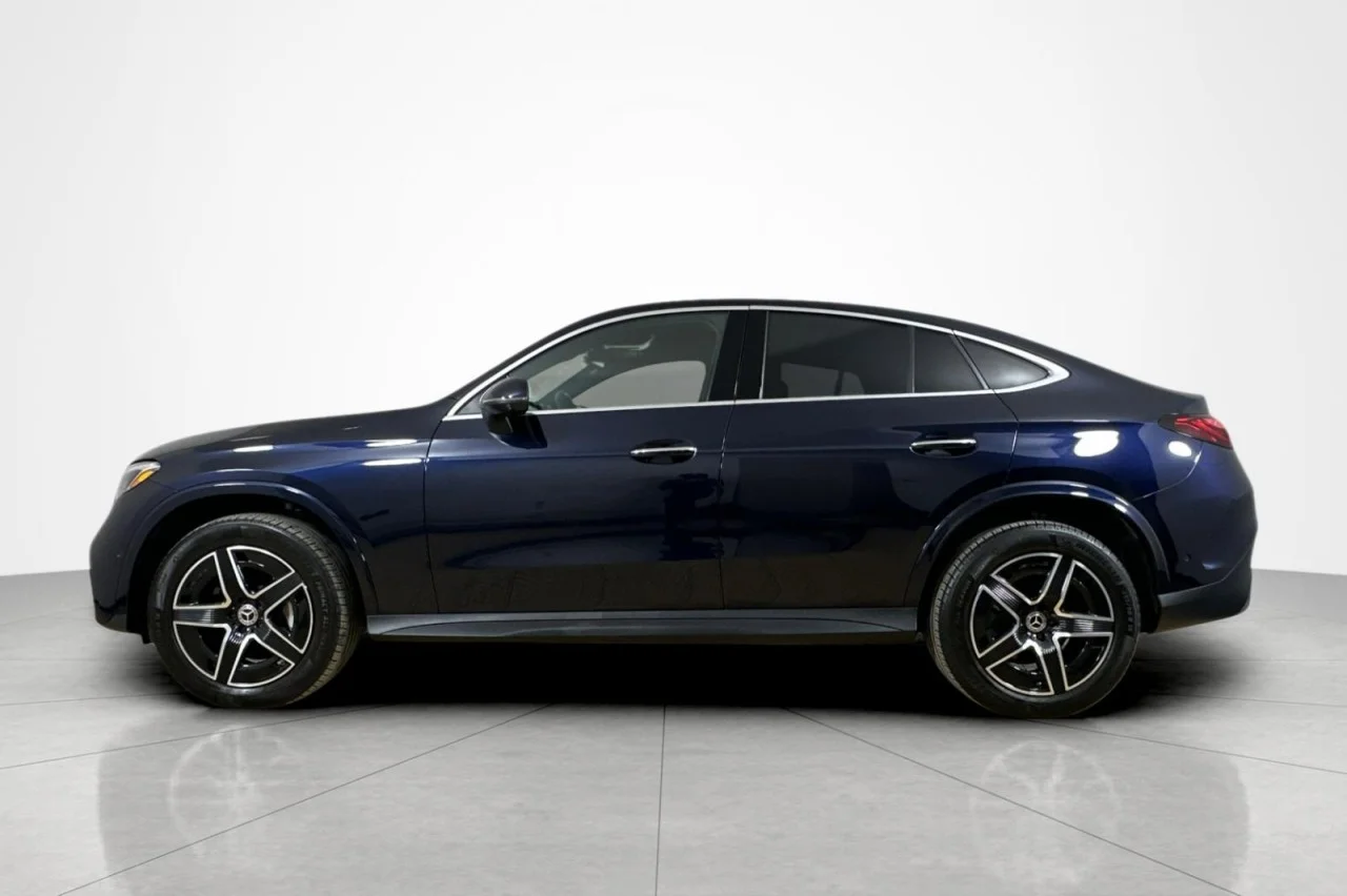 Used 2024 Nautical Blue Metallic Mercedes-Benz GLC 300 image 2