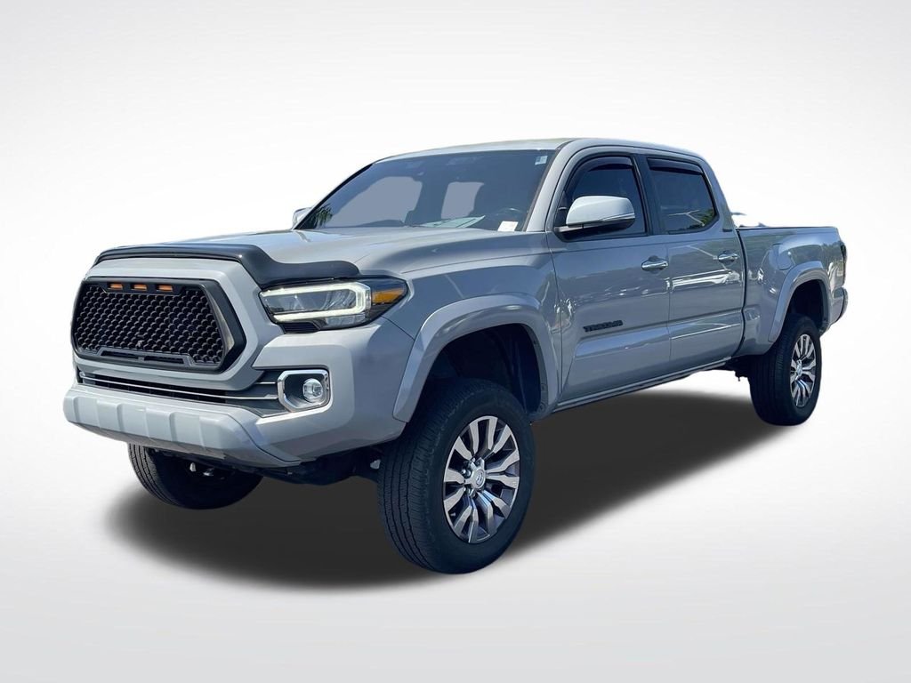 Used 2021  Toyota Limited image 3
