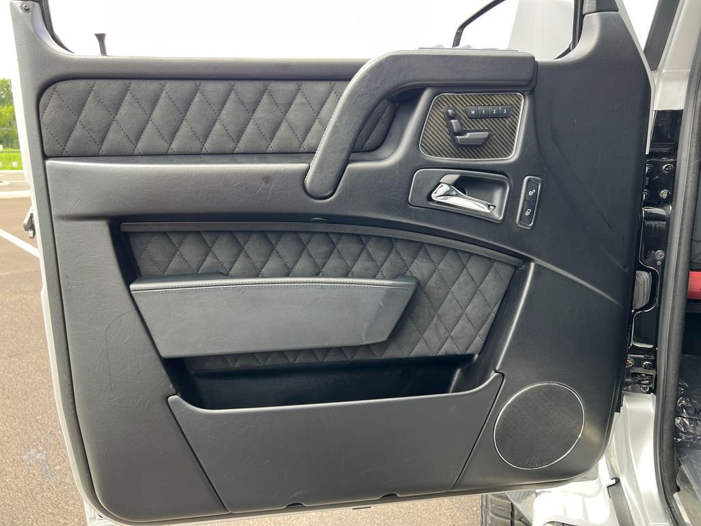 Used 2017  Mercedes-Benz G 550 Squared image 10