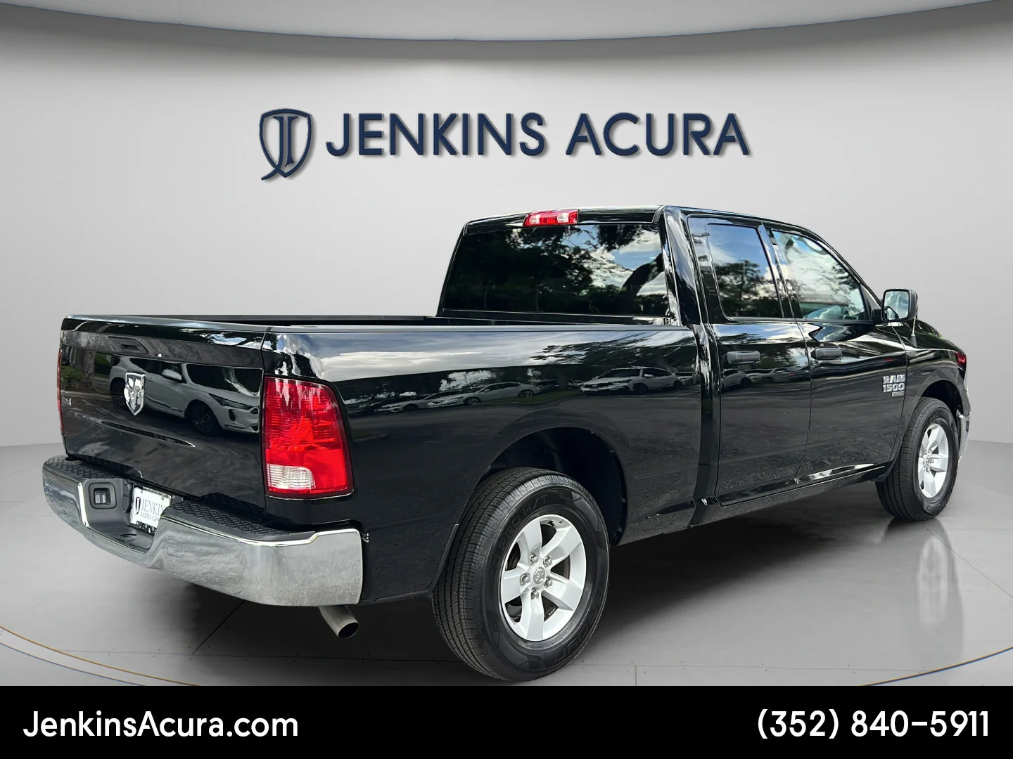 Used 2024 Diamond Black Crystal Pearlcoat Ram SLT image 3