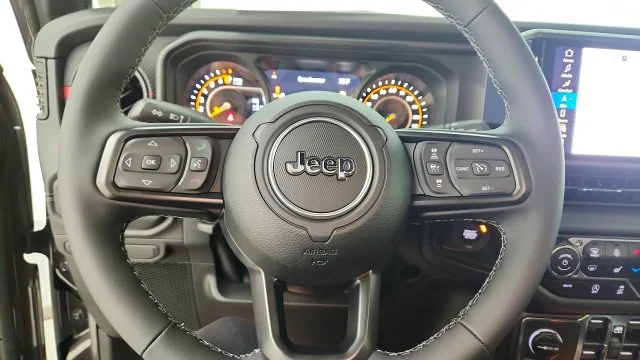 New 2027 Granite Crystal Metallic Clearcoat Jeep Rubicon X image 21