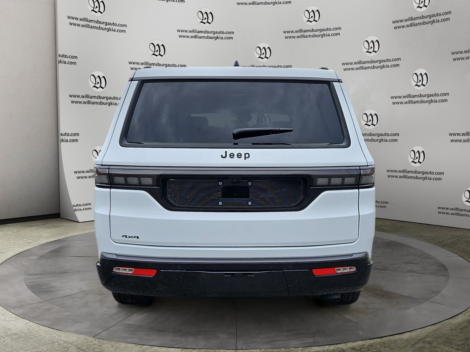 New 2026 Bright White Clear-Coat Exterior Paint Jeep Limited Reserve image 4