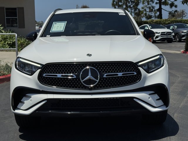 Certified Used 2025 Polar White Mercedes-Benz GLC 300 image 3