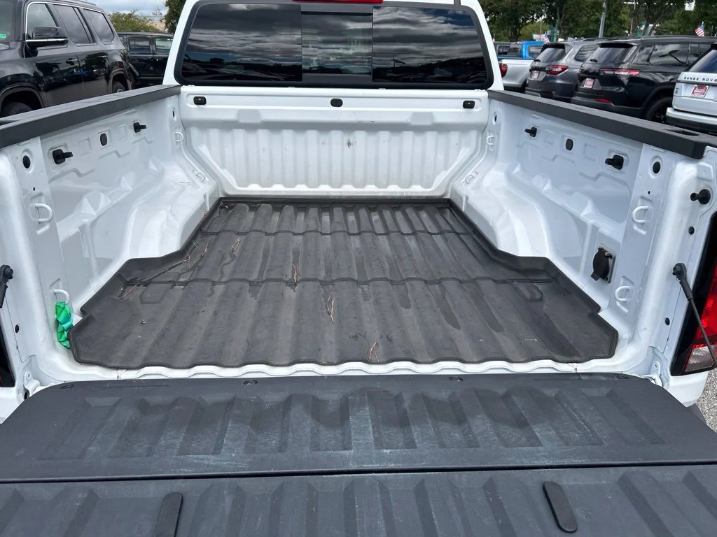 Used 2024 White Chevrolet Z71 image 31
