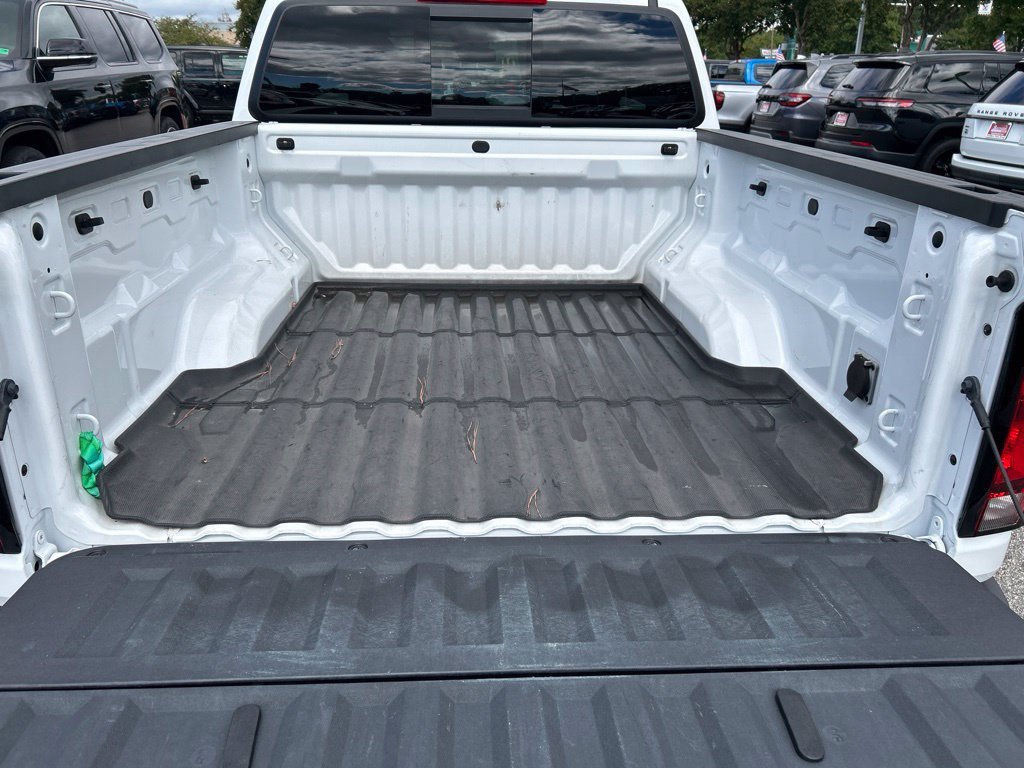 Used 2024 White Chevrolet Z71 image 31