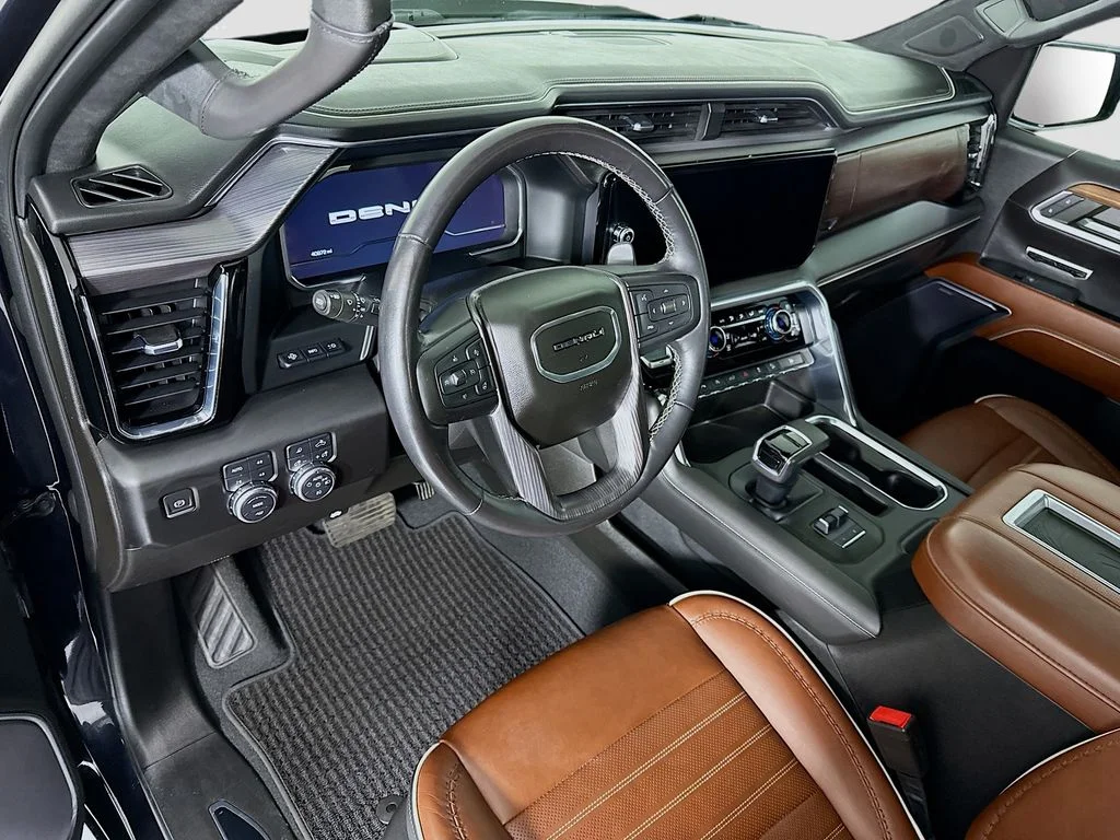 Used 2022 Silver GMC Denali Ultimate image 9