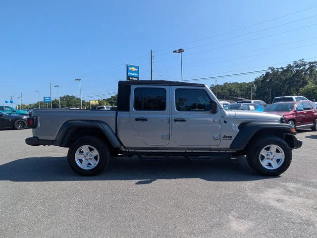 Used 2020 Silver Jeep Sport image 3