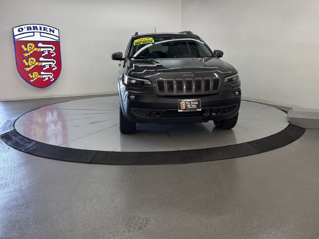 Used 2019 Crystal Metallic Jeep Trailhawk image 10