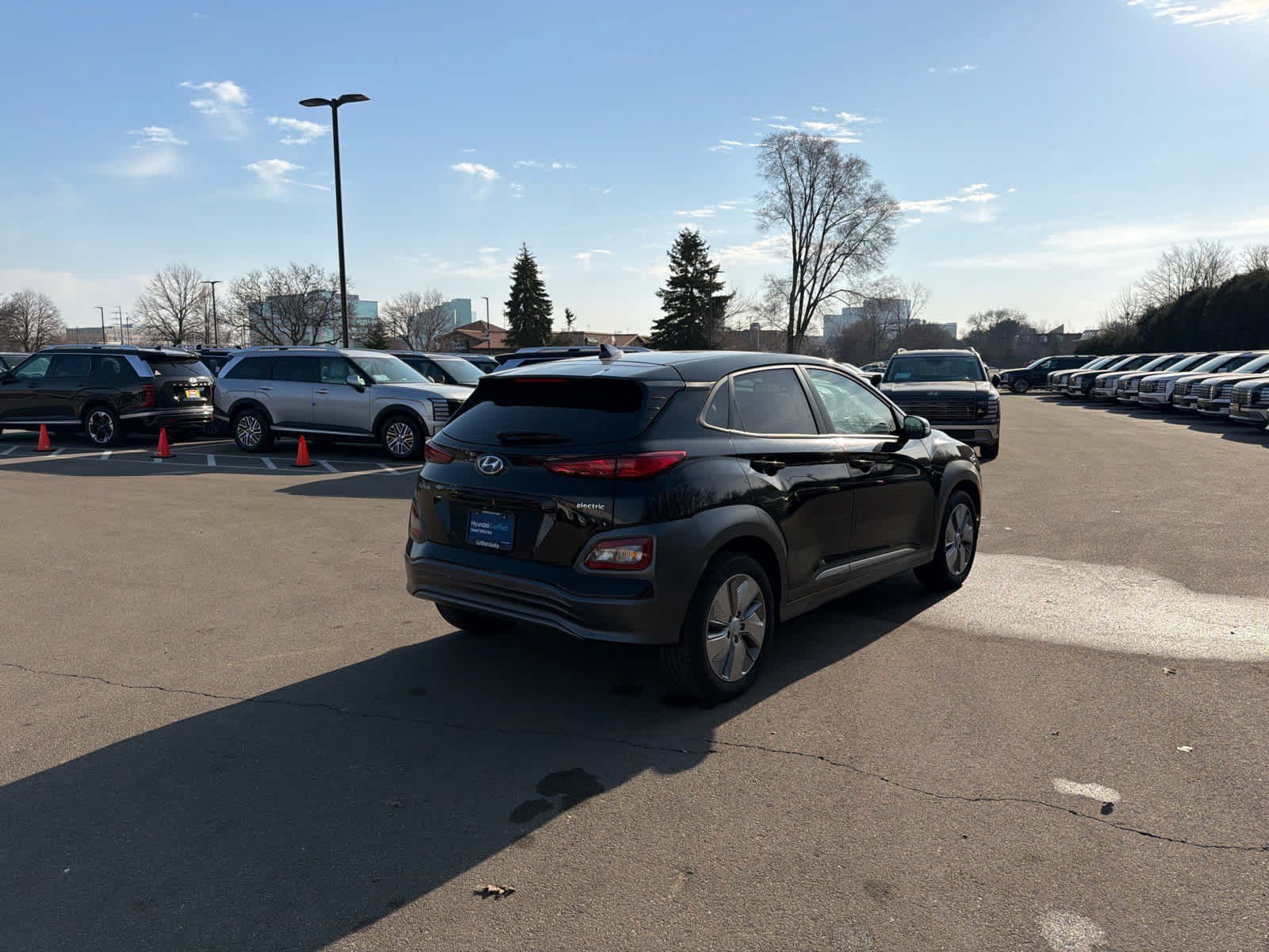 Certified 2021 Hyundai Kona EV SEL with VIN KM8K23AG8MU116640 for sale in Minneapolis, MN
