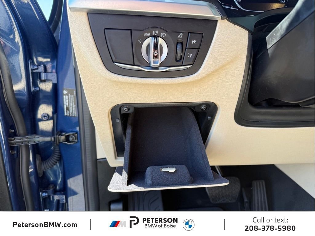 Used 2022 Blue BMW xDrive30i image 34