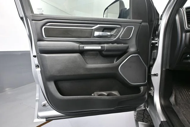 Used 2023 Silver Ram Laramie image 22