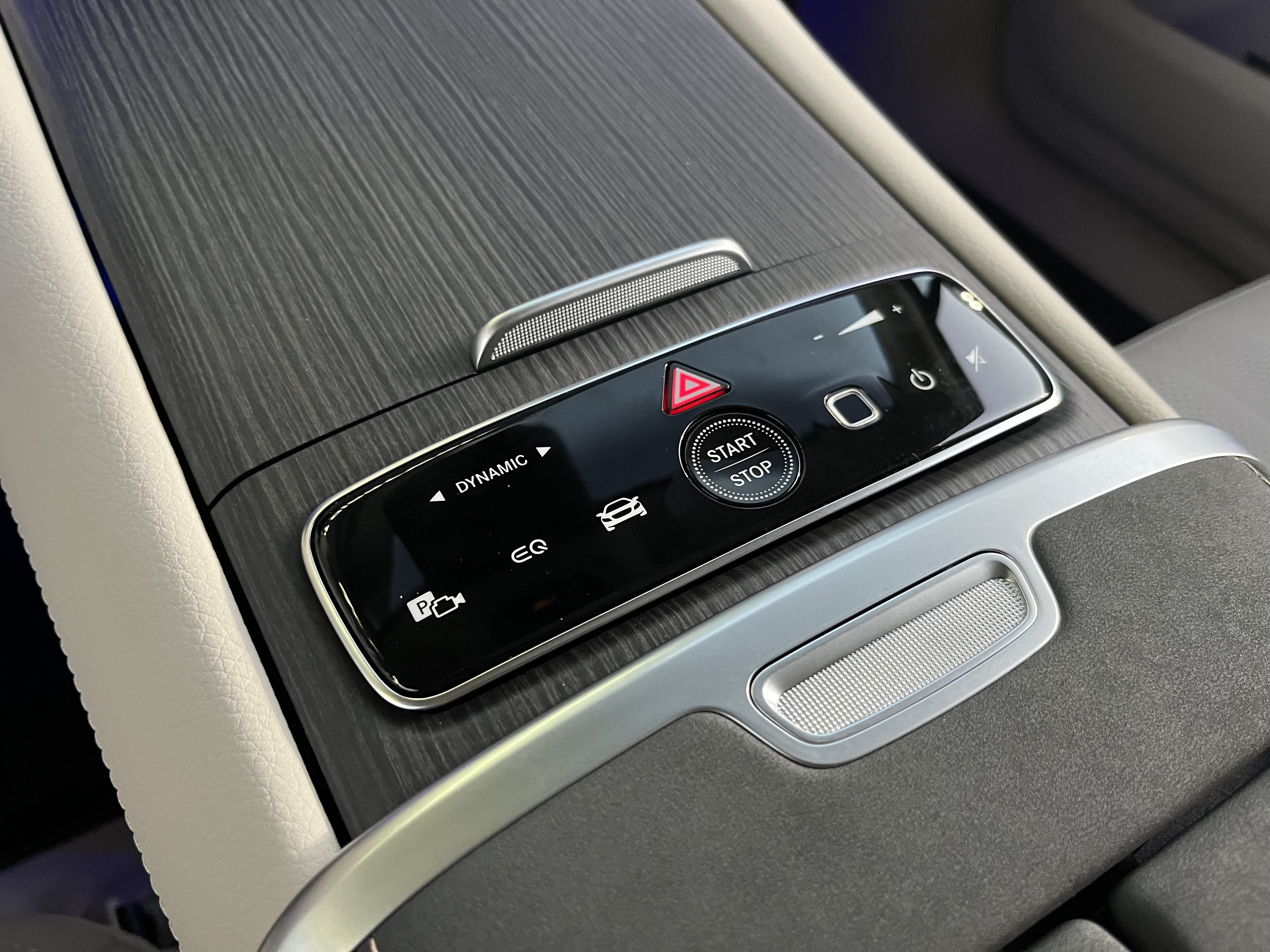 New 2026 POLAR WHITE Mercedes-Benz EQS 400 image 26