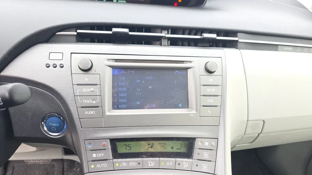 Used 2013 Silver Toyota Two image 22