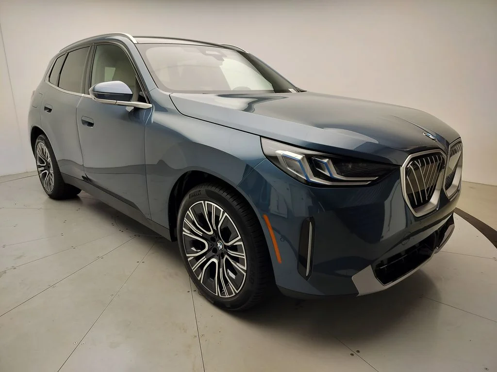 New 2026 Arctic Race Blue metallic BMW 30 xDrive image 2