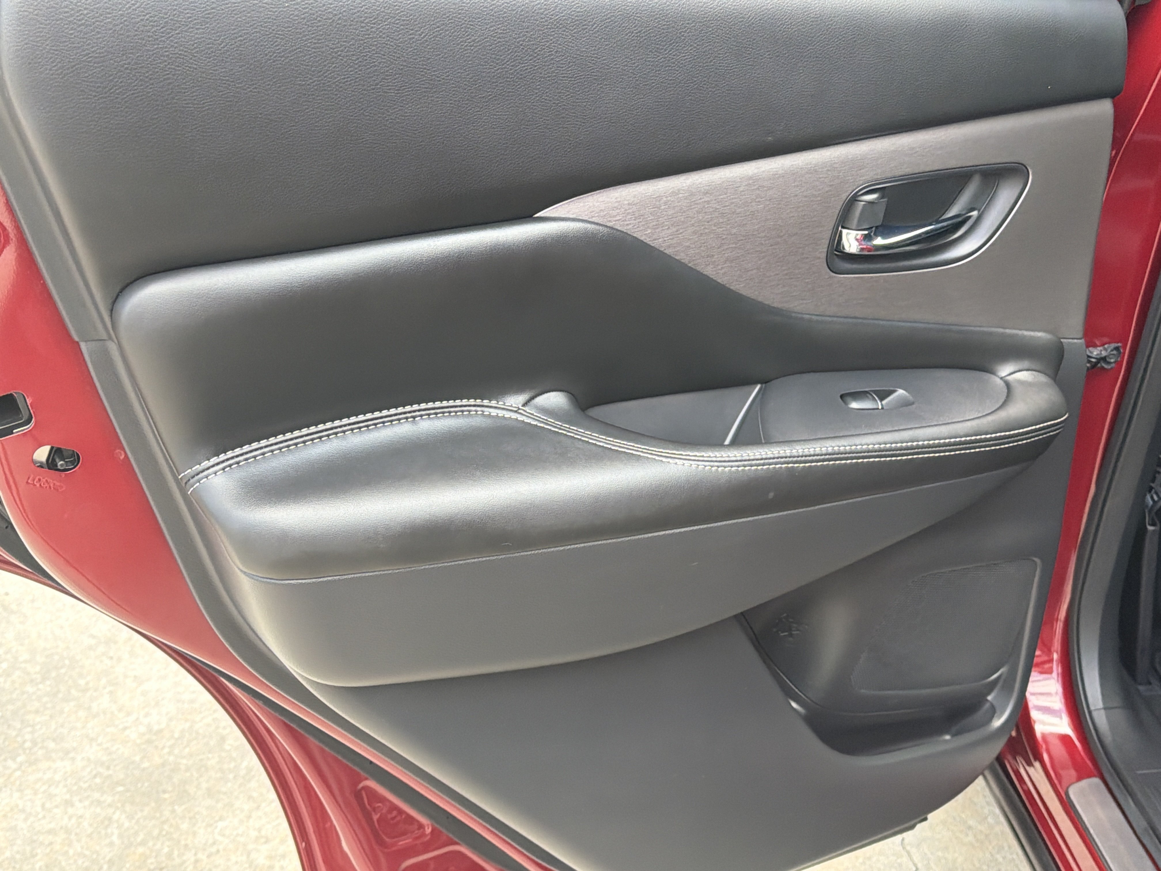 Used 2022 Scarlet Ember Tintcoat Nissan SL image 21