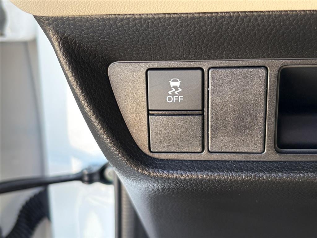 Used 2025 Platinum White Pearl Honda 2WD LX image 19