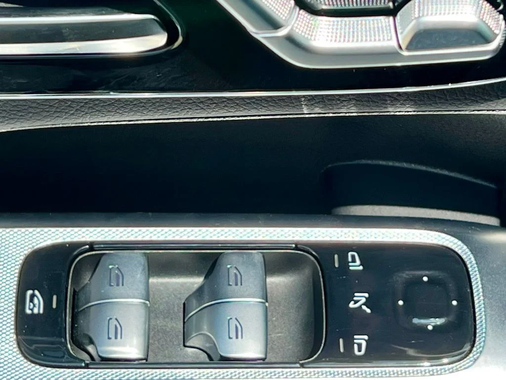 Certified Used 2026  Mercedes-Benz GLC 300 image 36