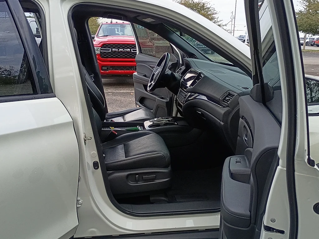 Used 2019 WHITE Honda Touring image 16