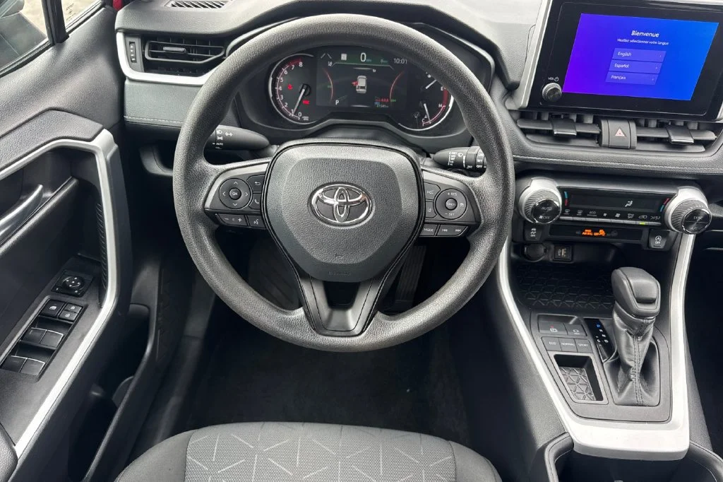 Used 2025 Pearl Toyota XLE image 18
