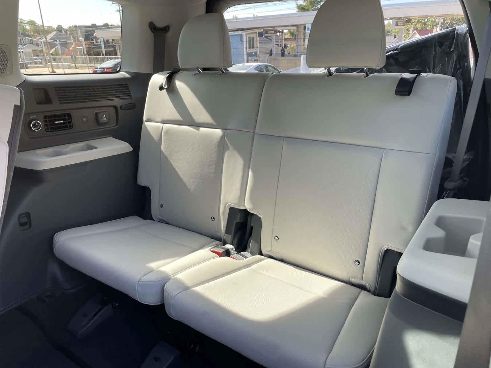 New 2026 Serenity White Hyundai Limited 6P image 15