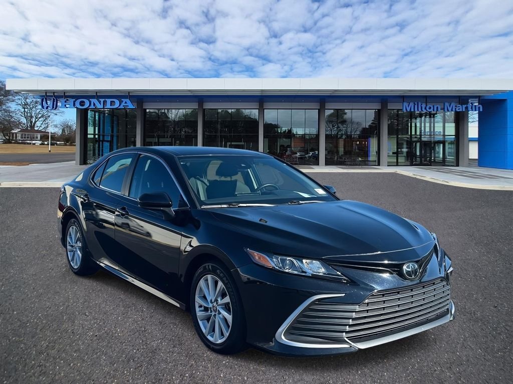 2022 Toyota Camry LE