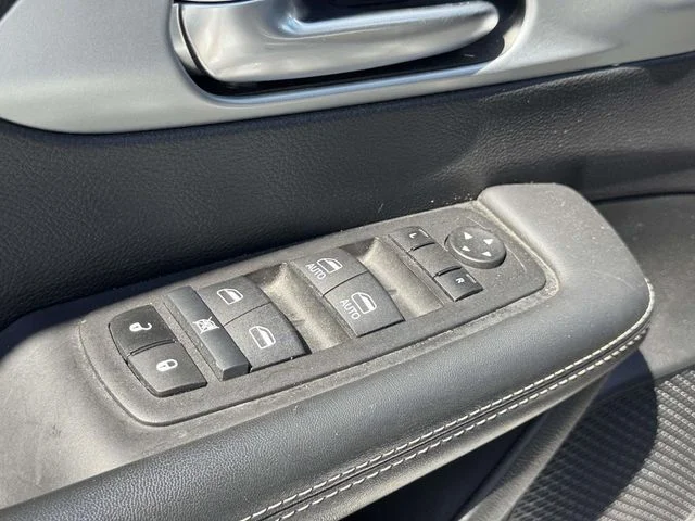 Used 2024 White Chrysler Select image 18