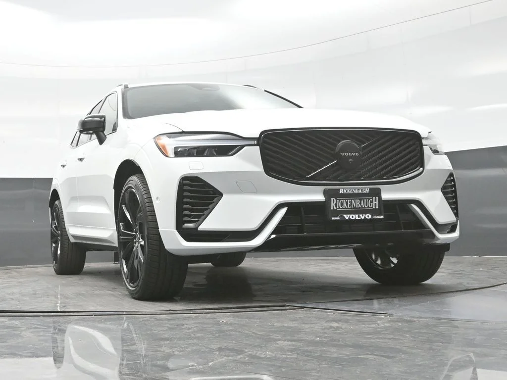 New 2026 Crystal White Volvo T8 Ultra Black Edition image 22