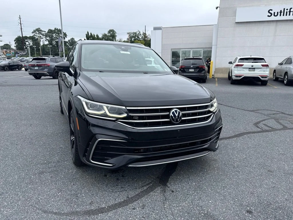 Certified Used 2023 Deep Black Pearl Volkswagen 2.0T SEL R-Line image 7