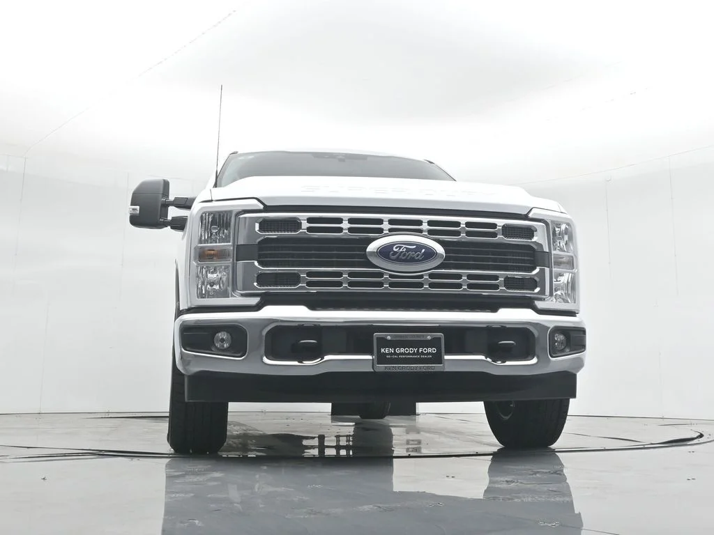 New 2026 Oxford White Ford XLT image 48