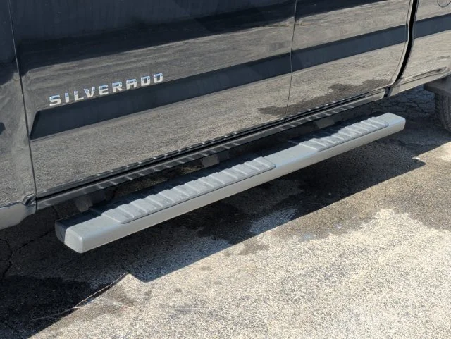 Used 2018 Black Chevrolet Custom image 41