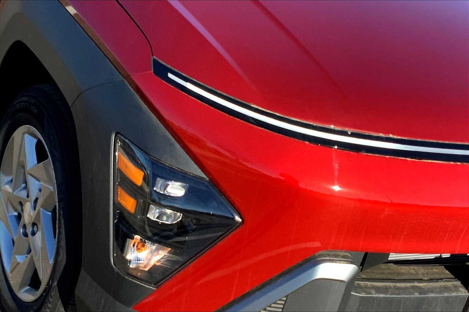 Used 2025 RED Hyundai SE image 13