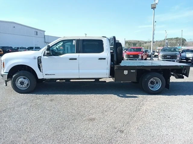 New 2026 Oxford White Ford F-350® XL image 6