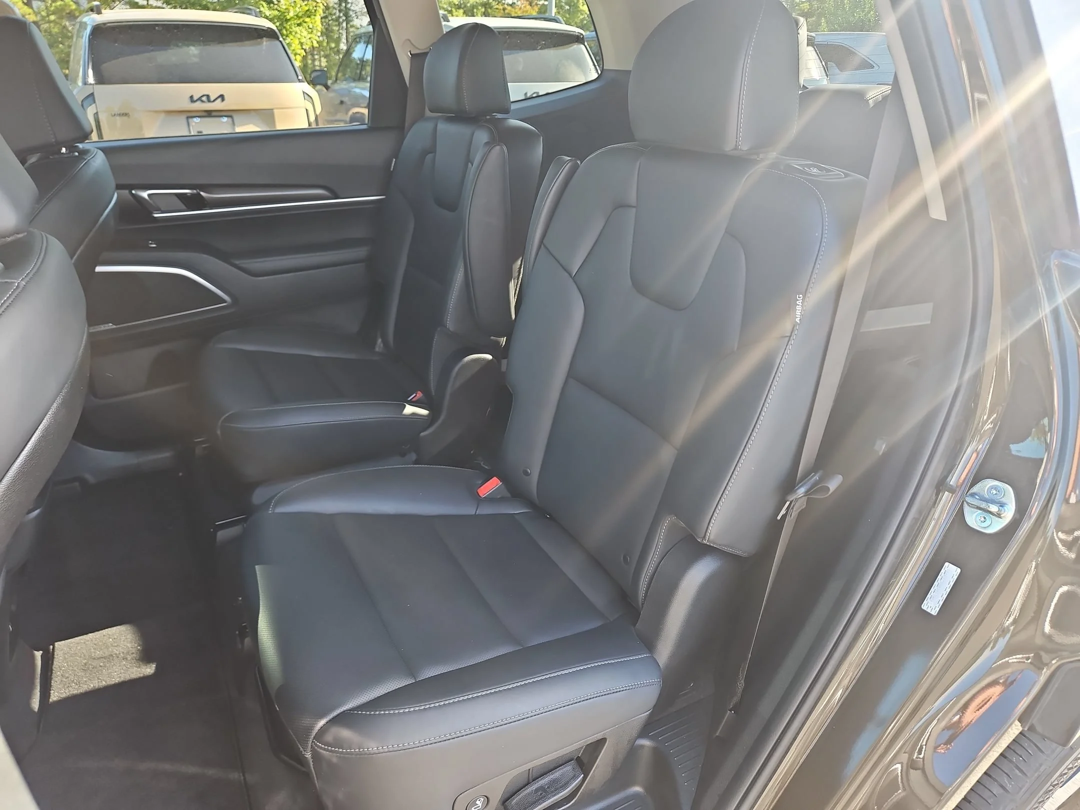 Used 2025 Dark Moss Kia S image 36