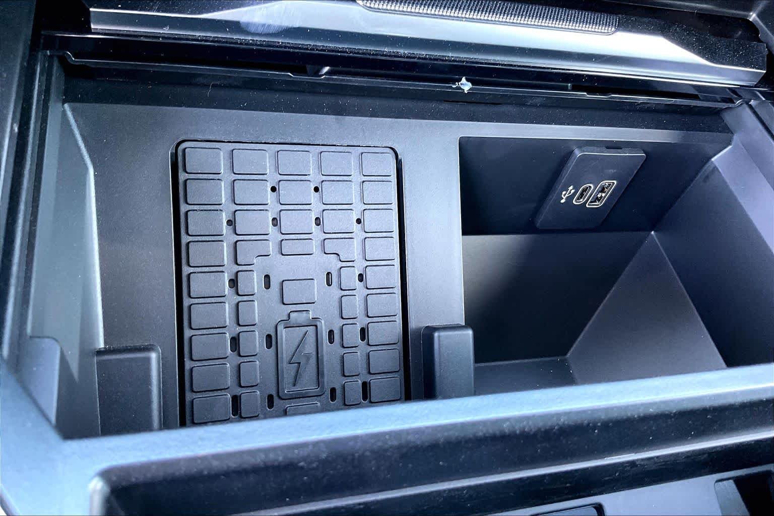 New 2026 Carbonized Gray Metallic Ford F-350® Platinum® image 15