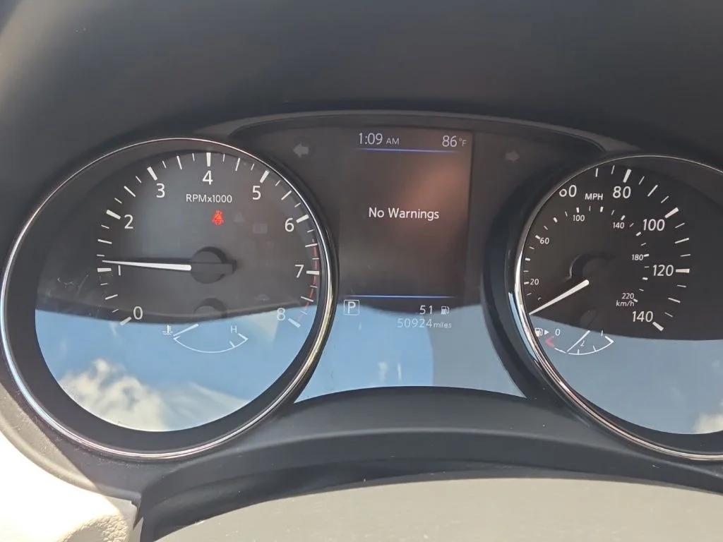 Used 2021 White Nissan SV image 17