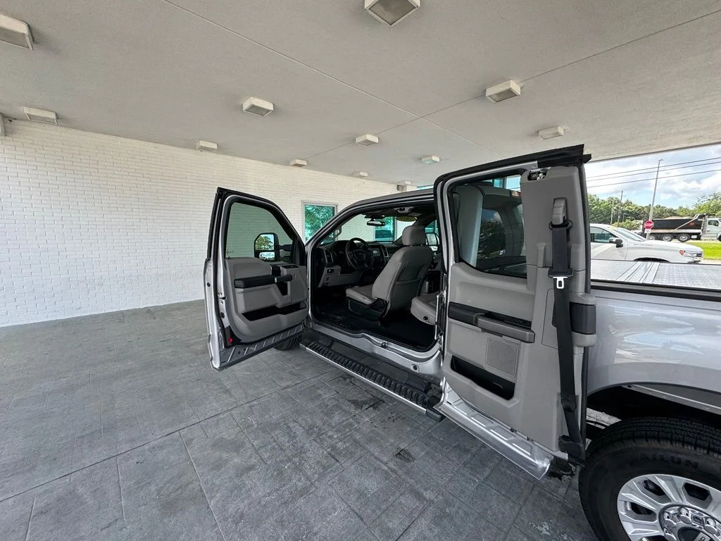 Used 2020 Silver Metallic Ford XLT image 18