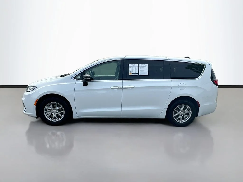 Used 2024 Bright White Clearcoat Chrysler Touring L image 4