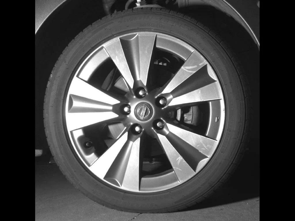 Used 2019 Gray Nissan SV image 9