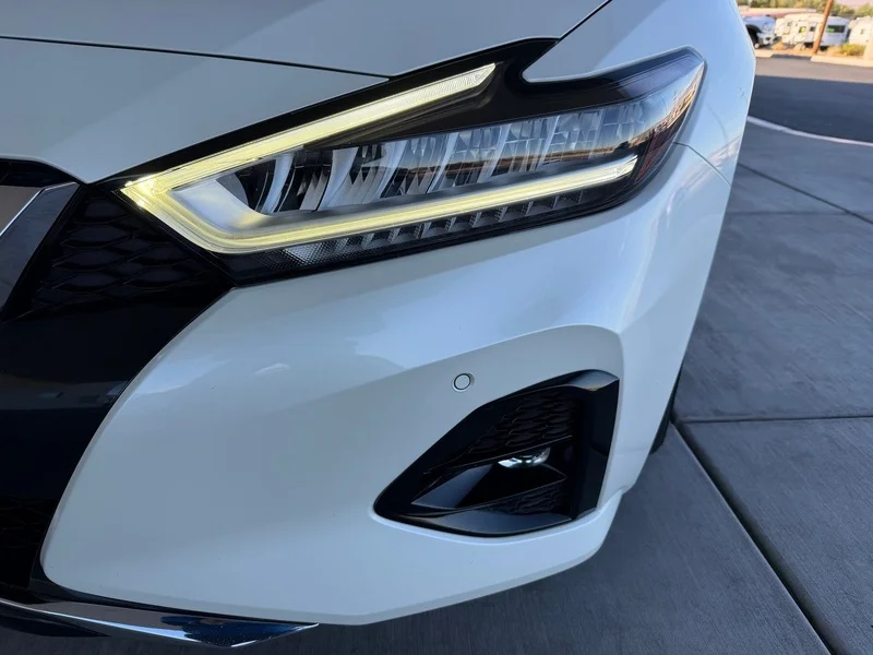 Used 2019 Pearl White Trico Nissan Platinum image 23