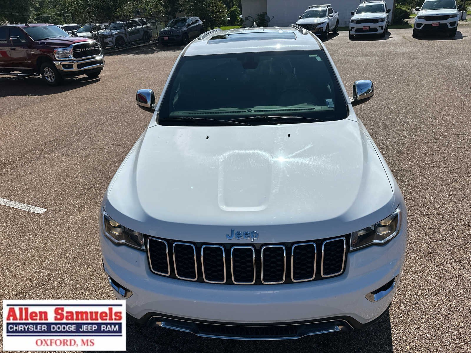 Used 2022 Bright White Clearcoat Jeep Limited image 9
