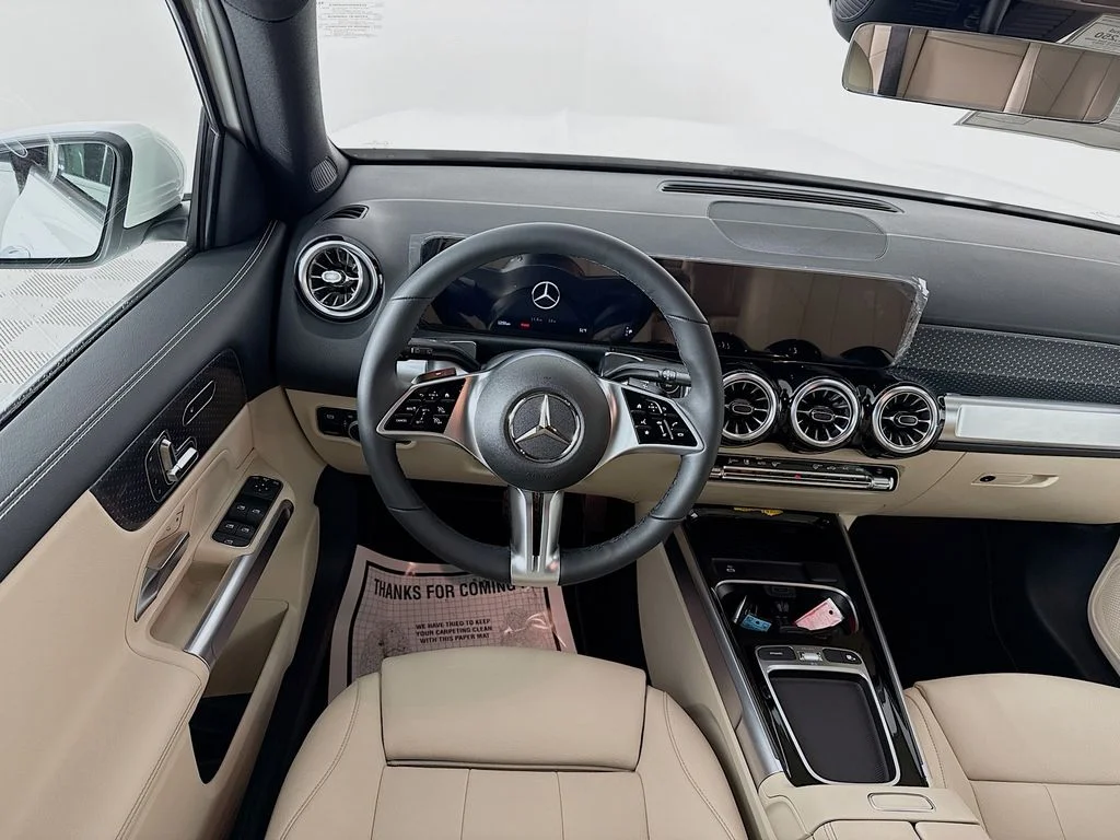 Certified Used 2025 Polar White Mercedes-Benz GLB 250 image 22