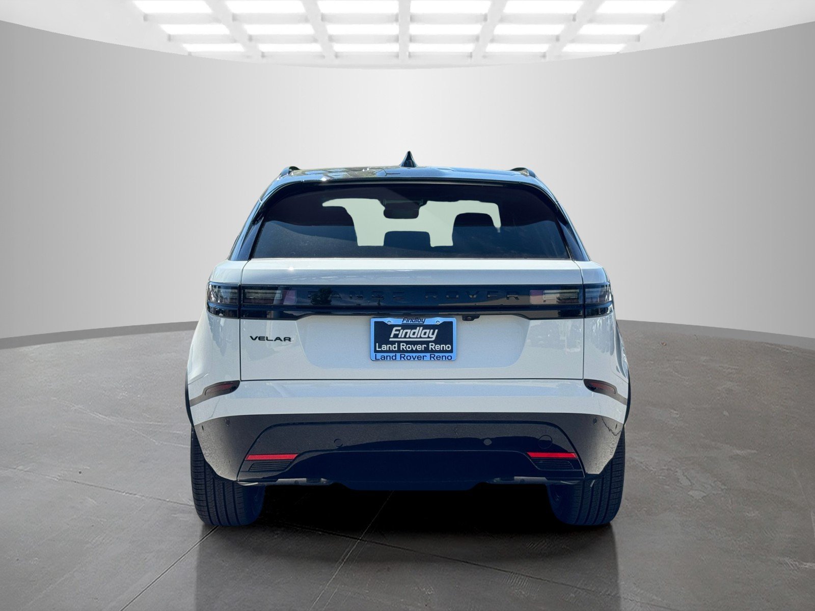 New 2026 Fuji White LAND ROVER Dynamic SE image 6