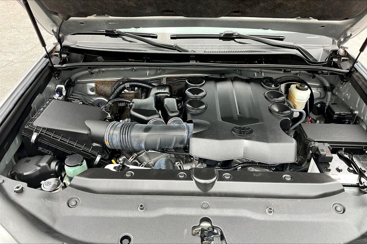 Used 2023 Classic Silver Metallic Toyota SR5 image 29